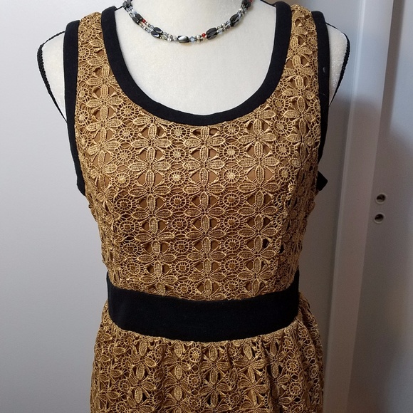 Forever 21 Antique Gold & Black Lace Midi Dress - Picture 2 of 8