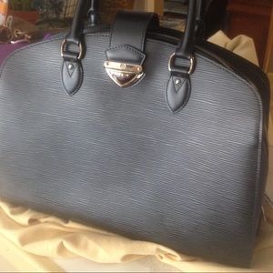 Louis Vuitton Black Epi Leather Pont-Neuf Bag