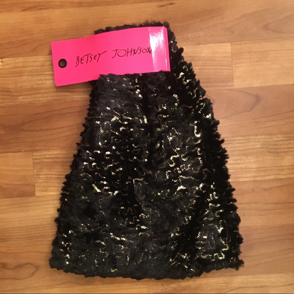 ๐FREE๐W/$35 Purchase - NWT ๐HOST PICK BETSEY JOHNSON fuzzy, warm & sparkles - Picture 2 of 3