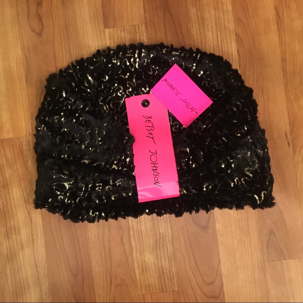 ๐FREE๐W/$35 Purchase - NWT ๐HOST PICK BETSEY JOHNSON fuzzy, warm & sparkles - Picture 3 of 3