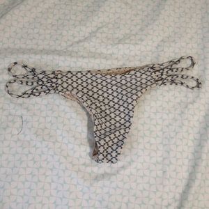 ❗️Final price drop❗️Acacia Maui size S in diamond