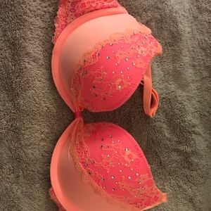 New Victoria secret bras