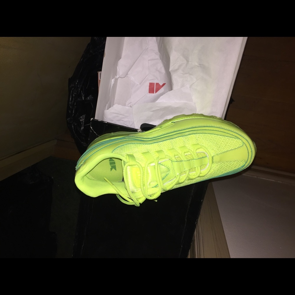 Air max 360 WOMENS 10