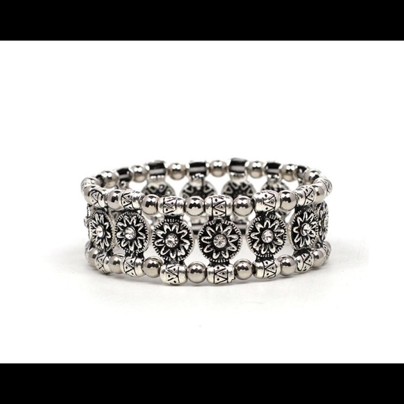 Boho Gypsy Flower Bracelet - Picture 3 of 4