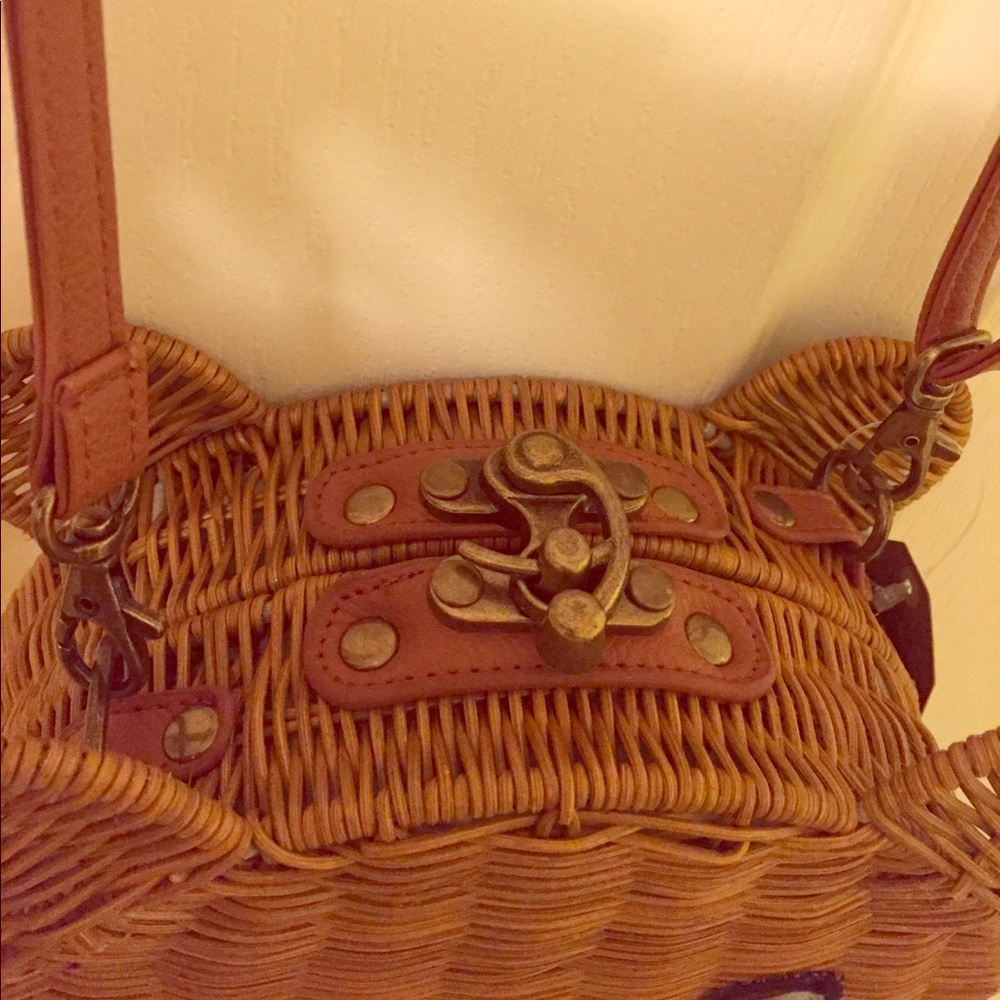 😝HP🙃 🐻ONLY 1 LEFT! Teddy Bear Crossbody Bag🐻 - Picture 4 of 8