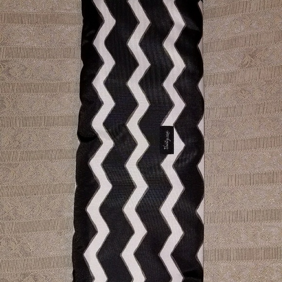 Thirty-One Gifts Flat Iron Fold-over - Picture 4 of 5