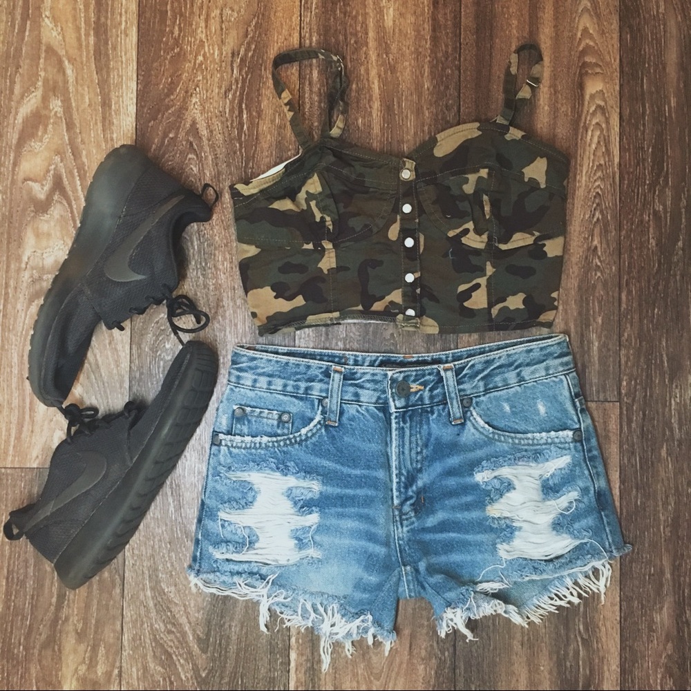 Camo crop top