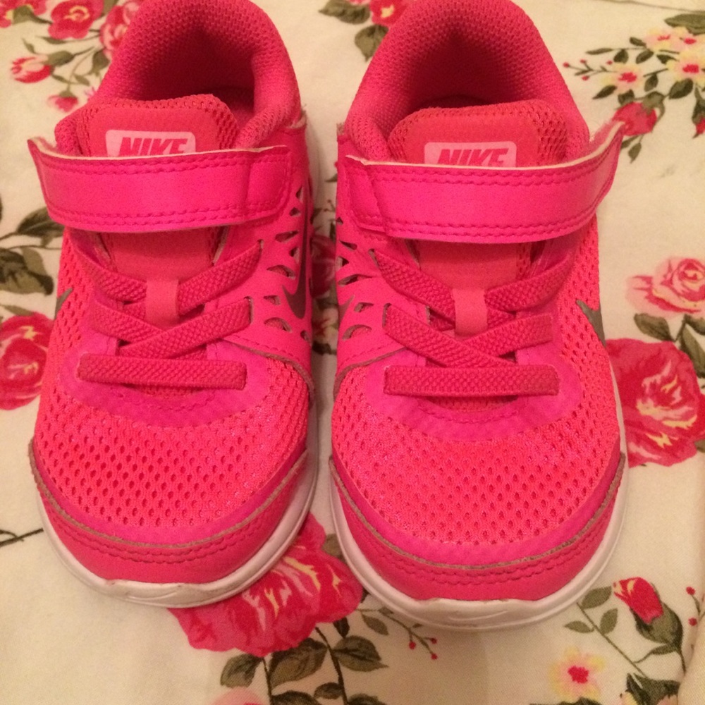 Nikes size 7c