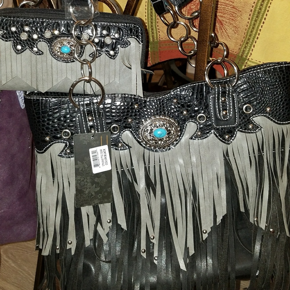 COWGIRLTRENDY leather concealed weapons bag