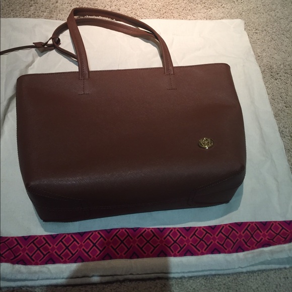 Vince Camuto tote - Picture 2 of 5