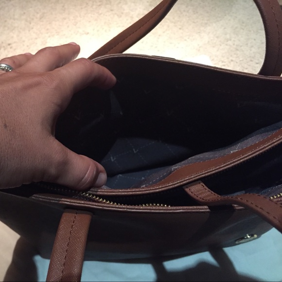 Vince Camuto tote - Picture 4 of 5