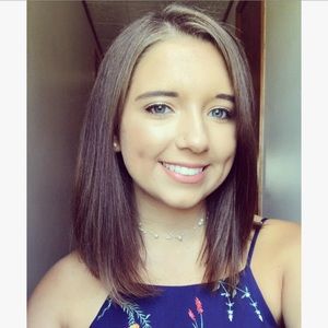 Meet your Posher, Emilee