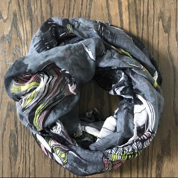 💥💥 3 Scarf Bundle💥💥 - Picture 3 of 4