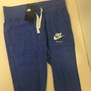 BRAND NEW NIKE CAPRI SPORTSWEAR