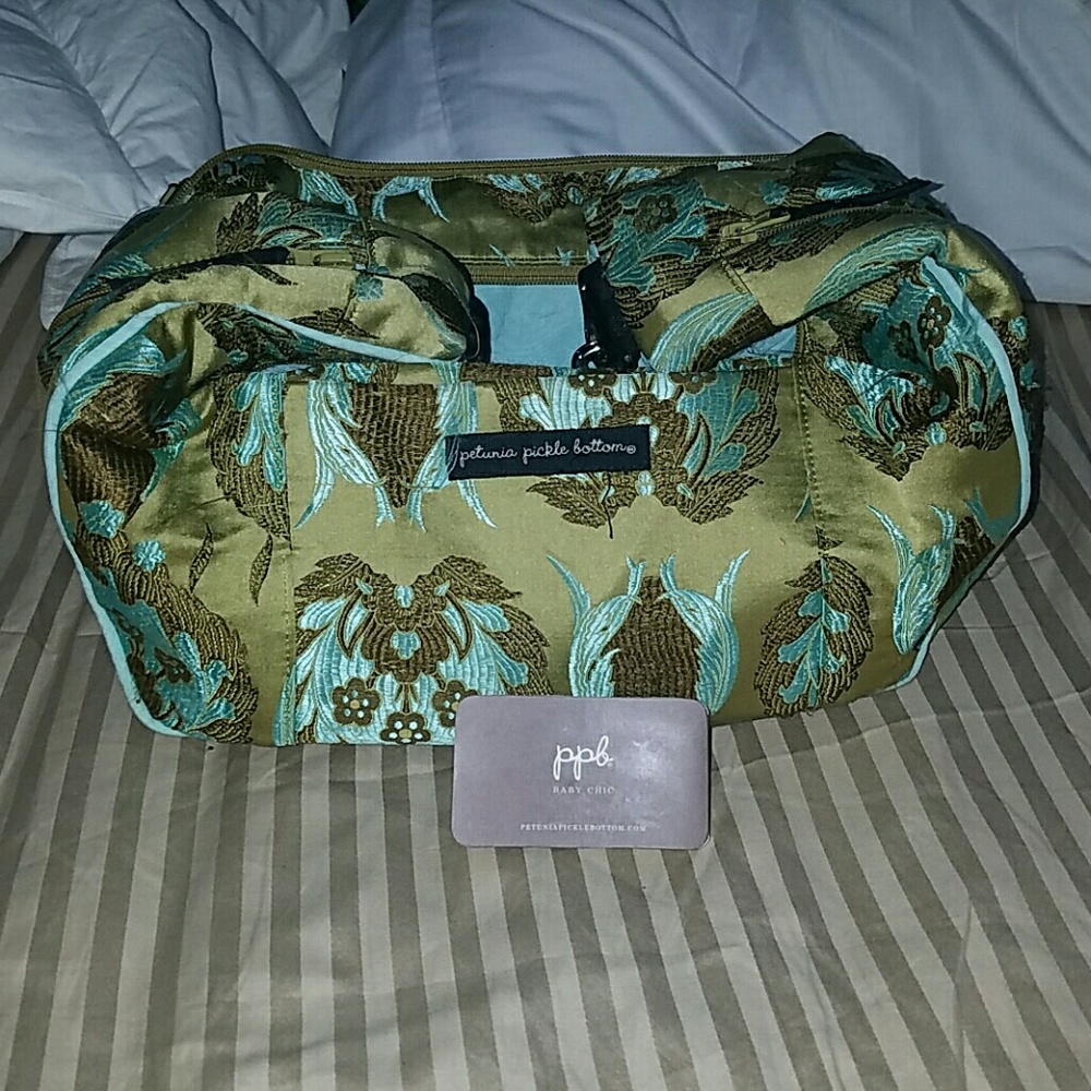 ADORABLE ppb baby chic diaper bag crummy
