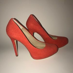 NWOT INC International Concepts red suede pumps