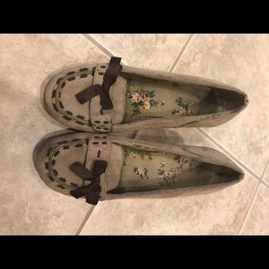 Tan wedges with brown ribbon and bow