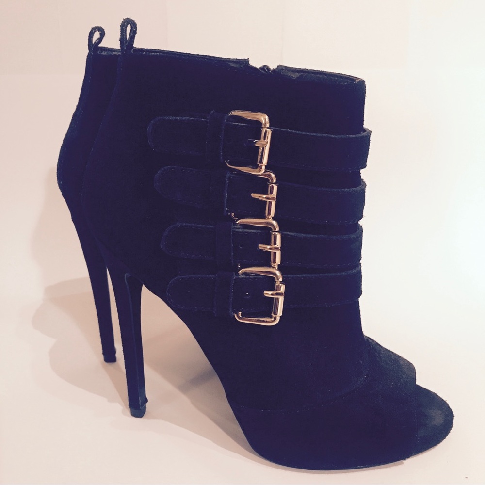 Steve madden buckle booties