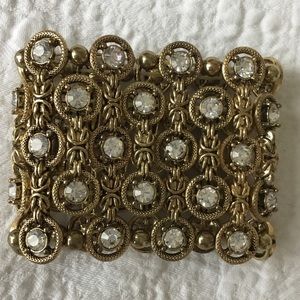 Exquisite gold and glass costume bracelet