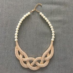 Beautiful Gold and Pearl Necklace