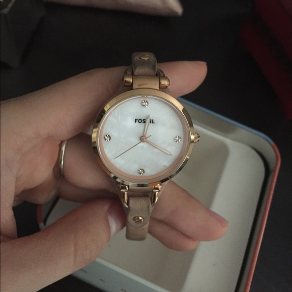 Beautiful rose gold fossil watch - Picture 2 of 5
