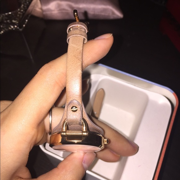 Beautiful rose gold fossil watch - Picture 3 of 5