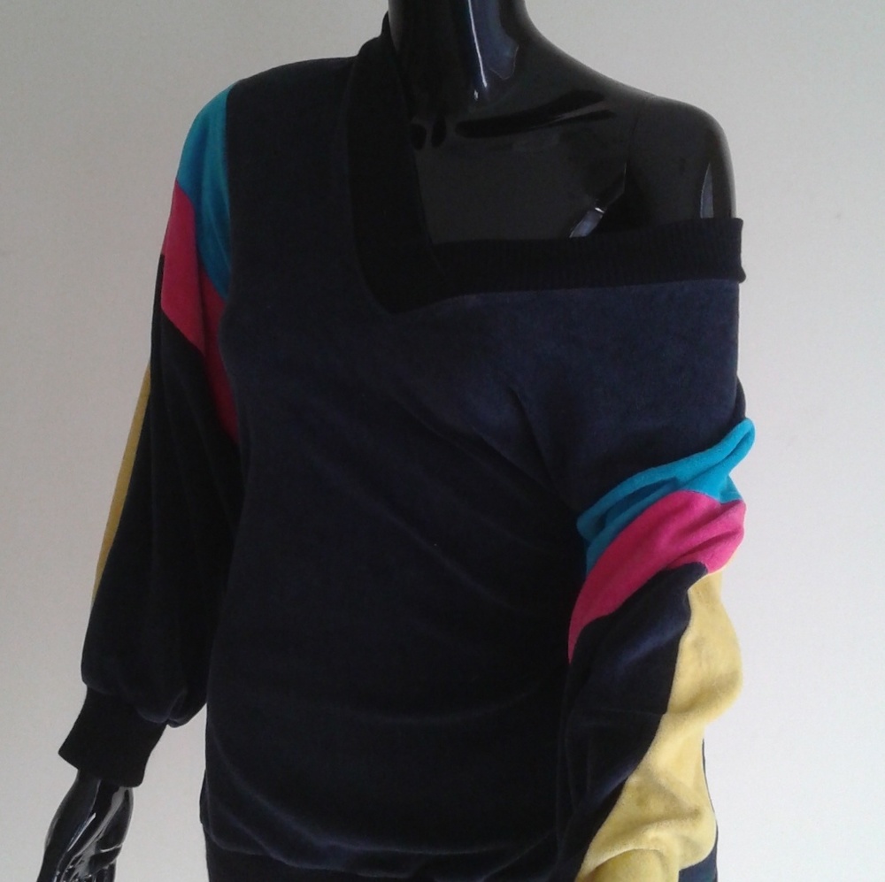 Sweater - Picture 2 of 8