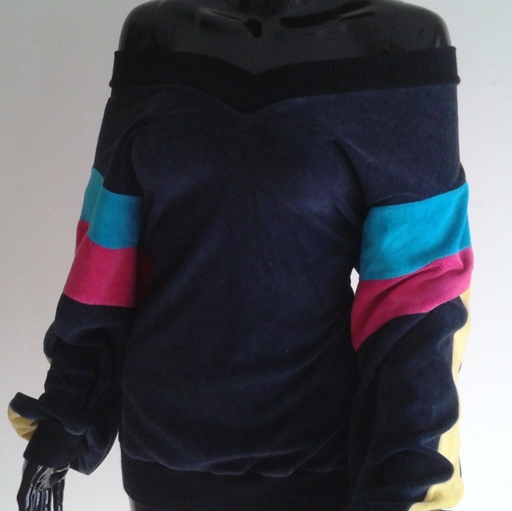 Sweater - Picture 3 of 8