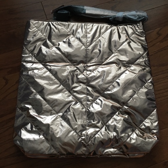 SOLD NWT Victoria's Secret Metallic Rose Gold Tote - Picture 4 of 5