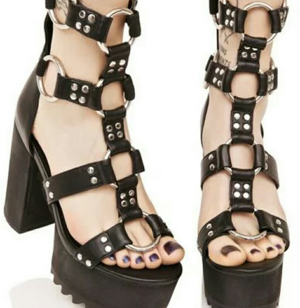 Bondage platform sandals
