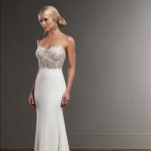 Martina Liana NEW NEVER WORN WEDDING DRESS SIZE 4