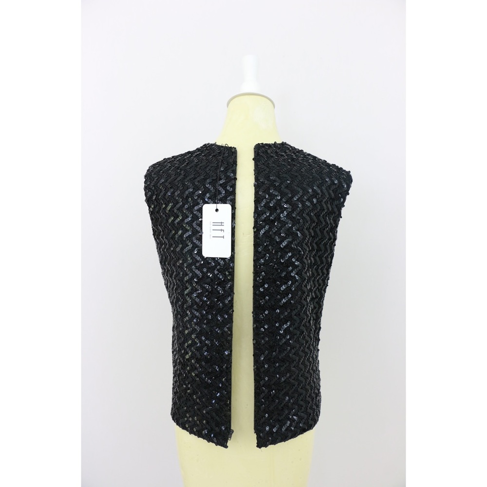 🎉SOLD🎉Lively Black Sequin Shell - Picture 1 of 6