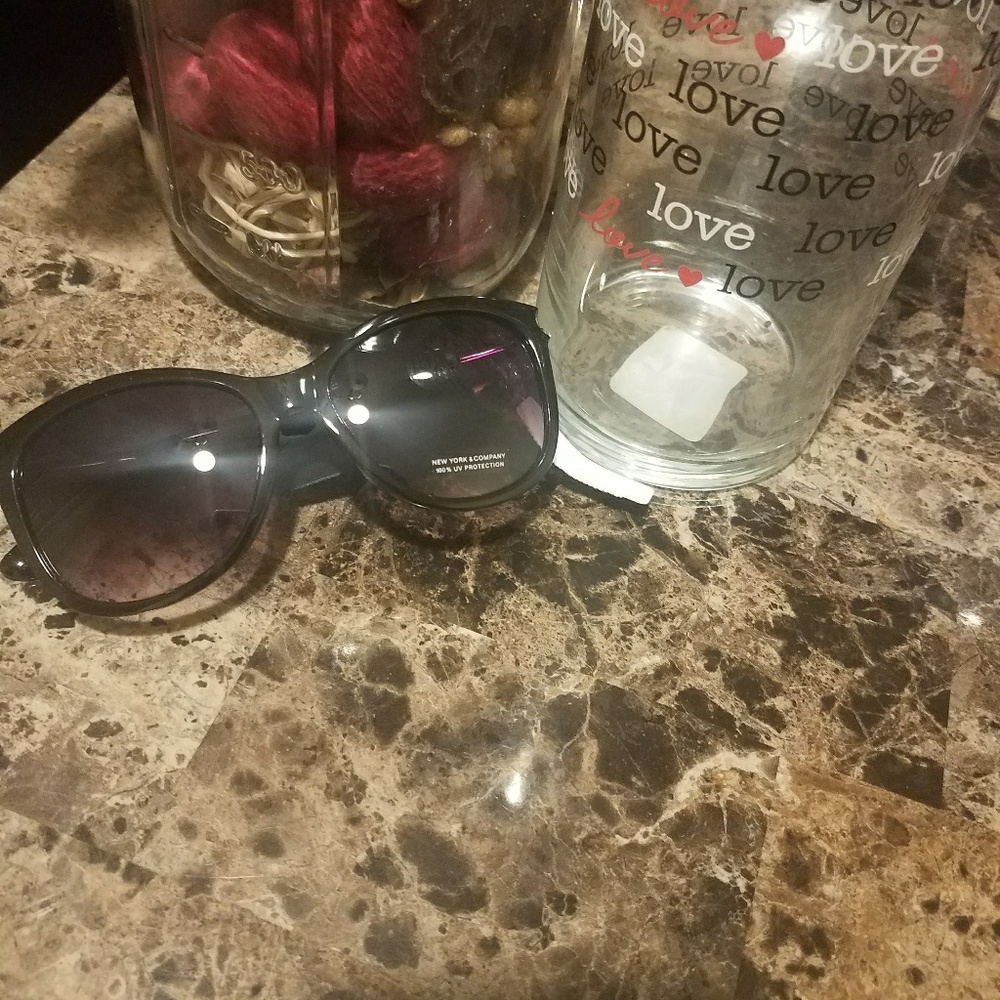 Brand New!!! Cute sun glasses