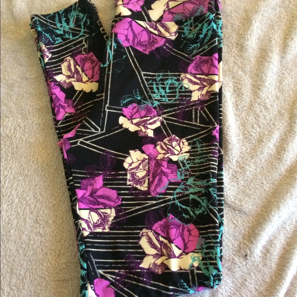 Lularoe os leggings - Picture 2 of 4
