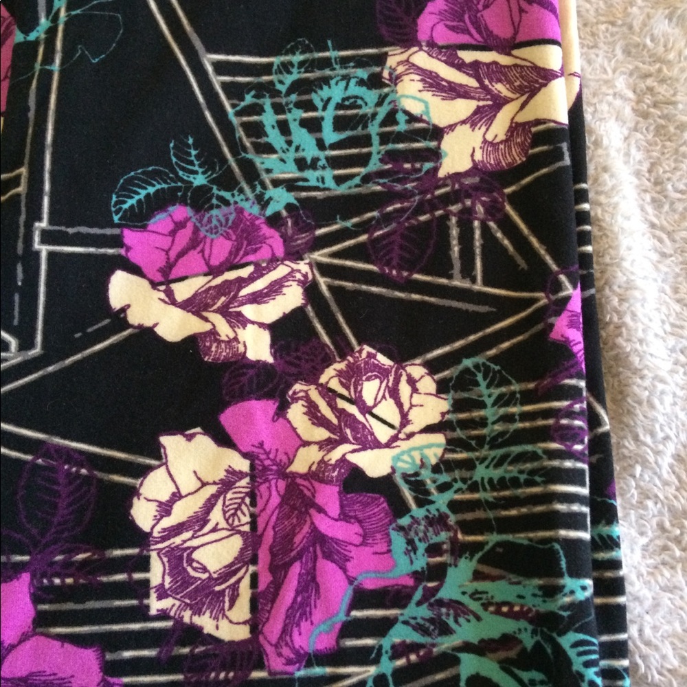 Lularoe os leggings - Picture 3 of 4