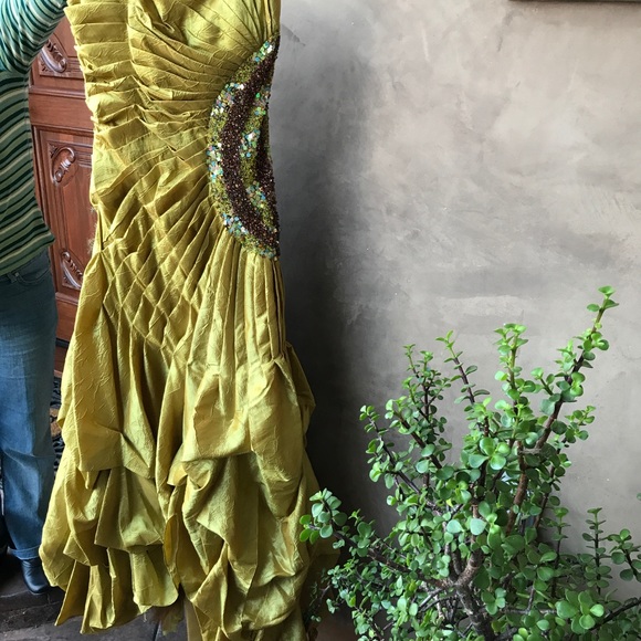 Evening gown - Picture 2 of 4