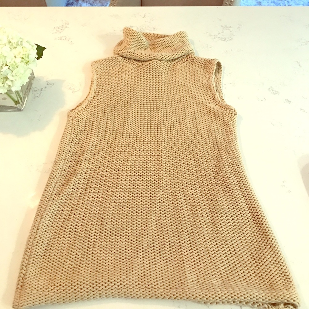 DKNY pure sleeveless sweater