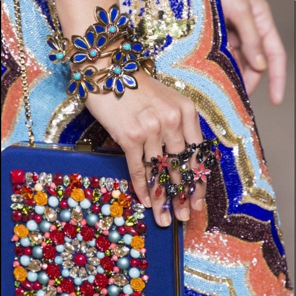 Meet your Posher, Rola