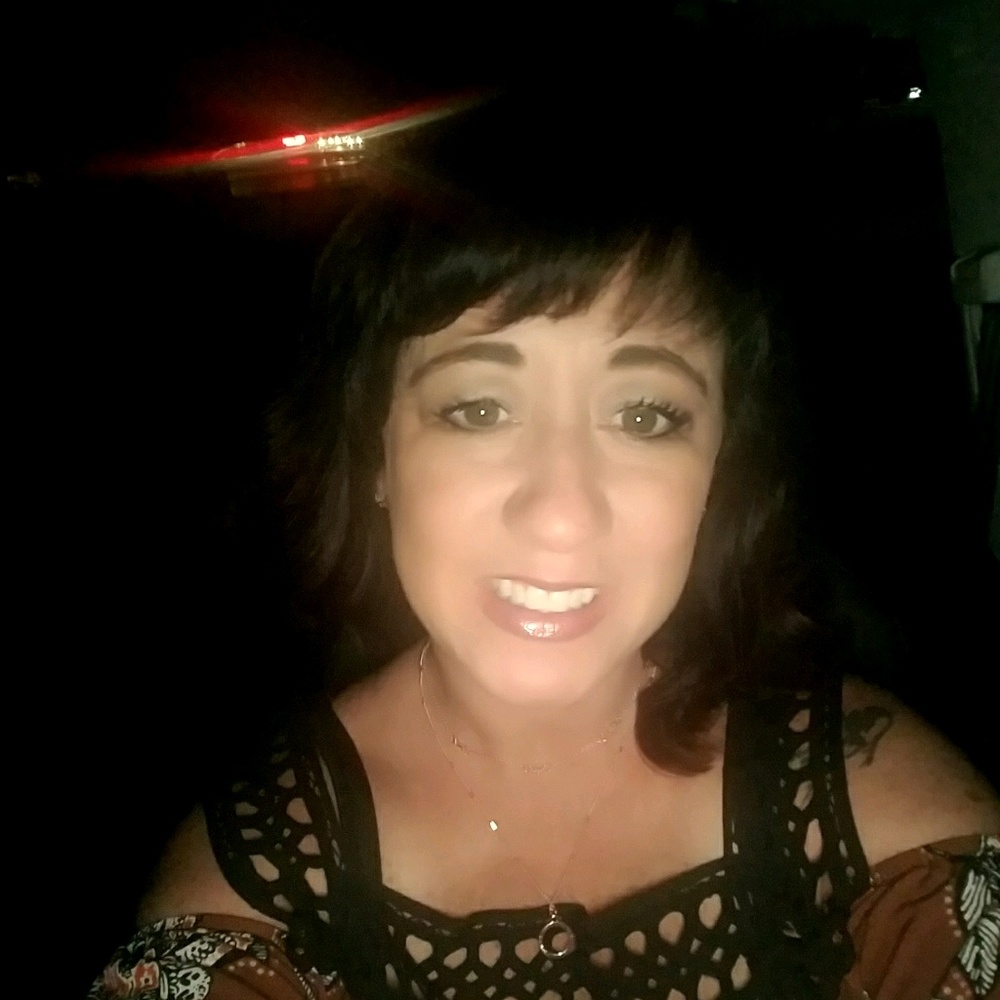 Meet your Posher, Lisa