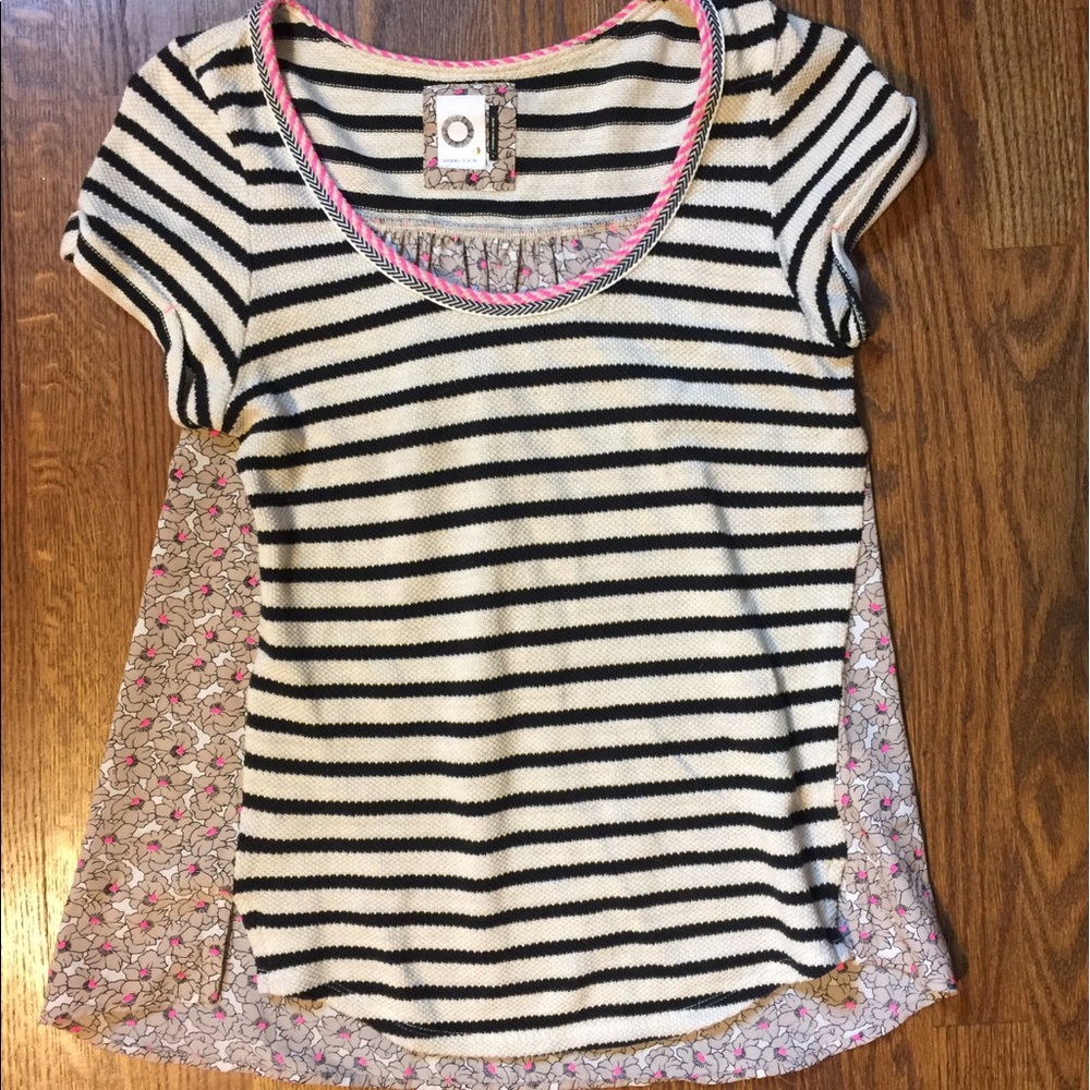 Anthropologie akemi + kin Top