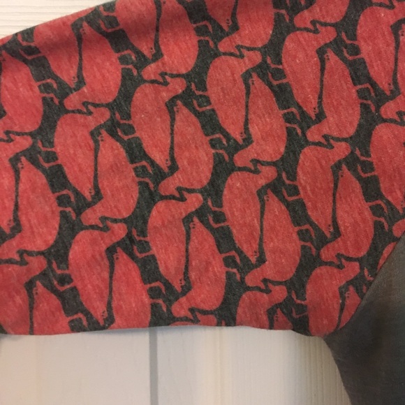 Small Lularoe Randy T - Picture 2 of 4