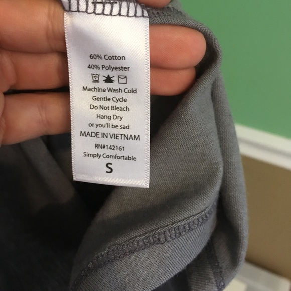 Small Lularoe Randy T - Picture 4 of 4