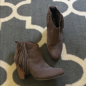 Steve Madden fringe bootie size 6.5