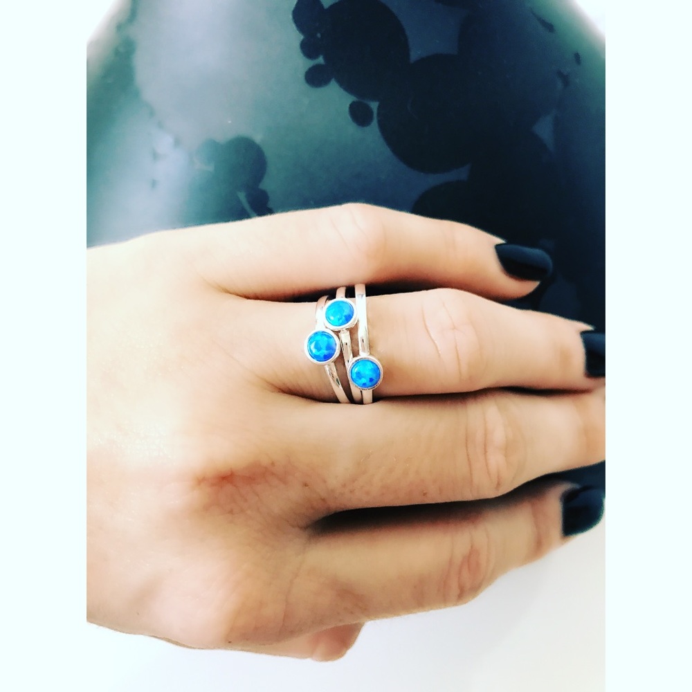 925 sterling silver ring with Opal