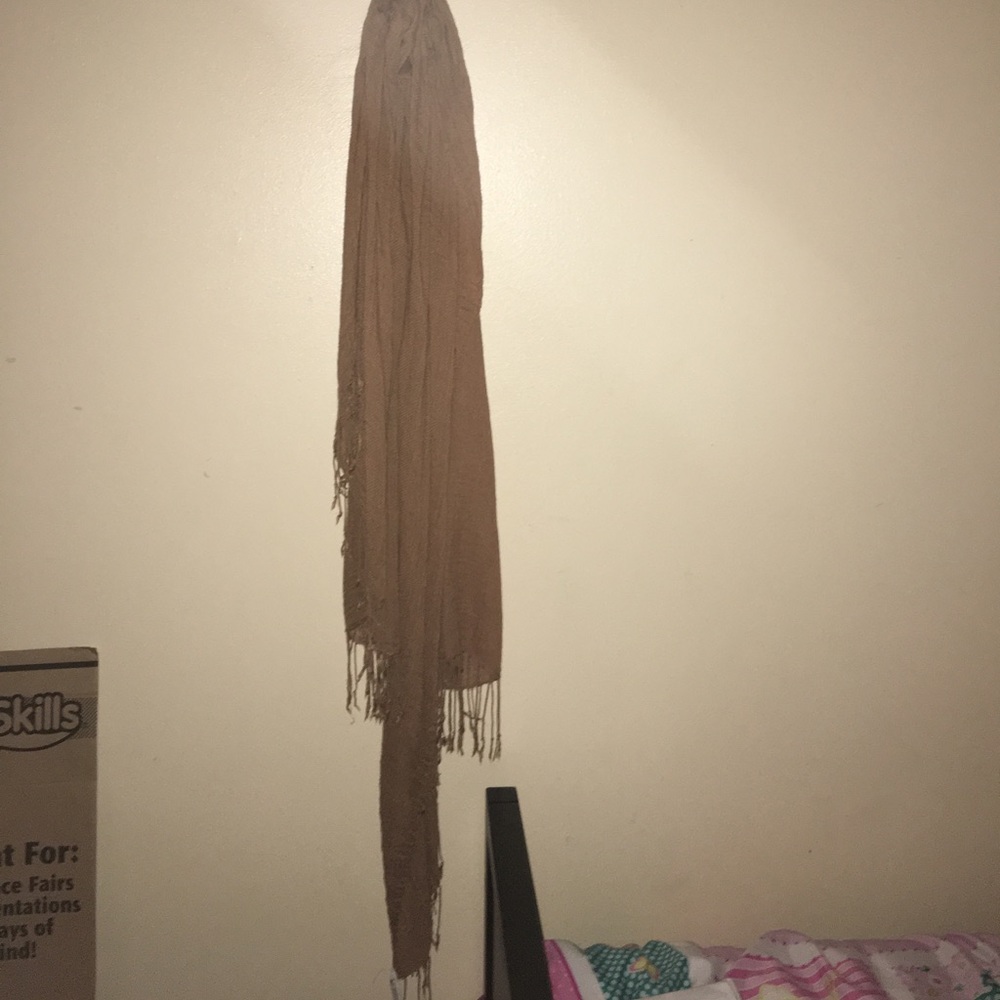 Kaki scarf