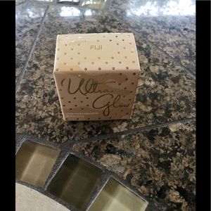 Kylie Ultra Glow Fiji