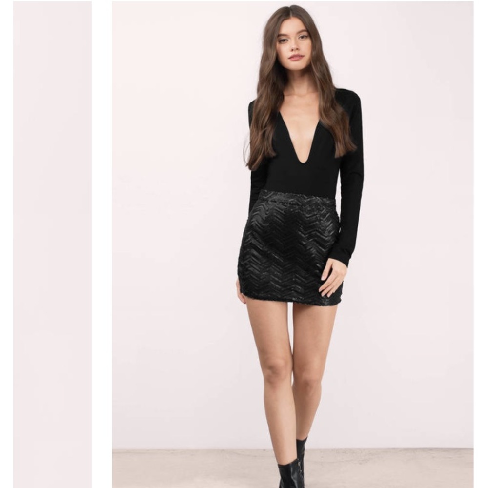  NWT Tobi black sequin skirt