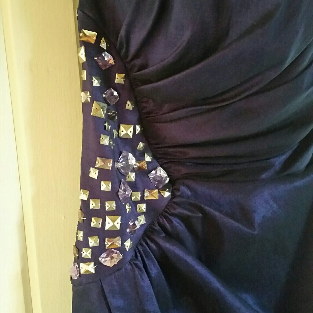 Formal Cache Dress - Picture 6 of 7