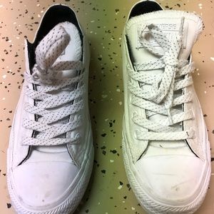 Converse size 7