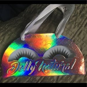 Paris Hilton Dolly Natural Eyelashes